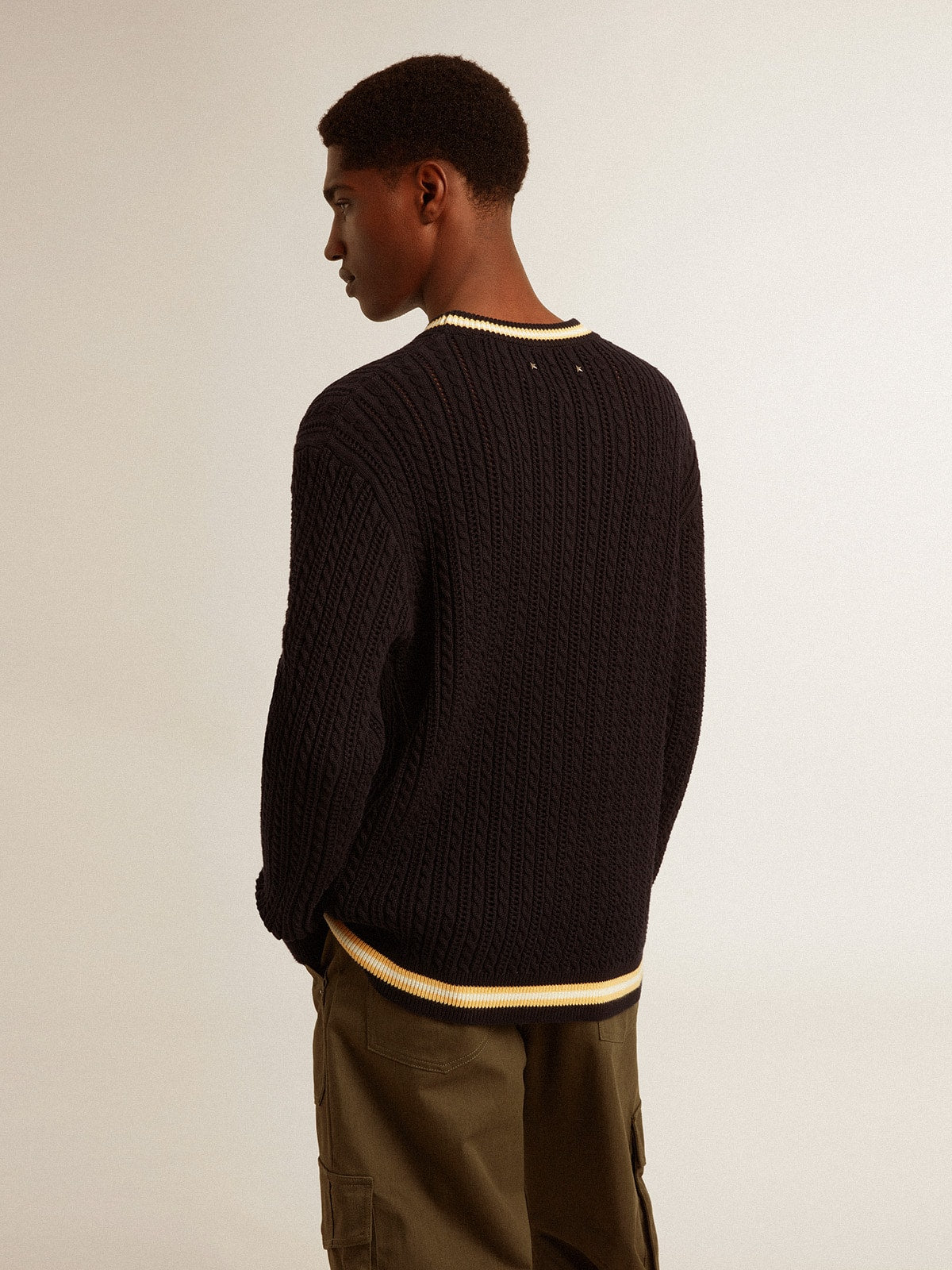 Men's blue round-neck sweater with contrasting ribbing