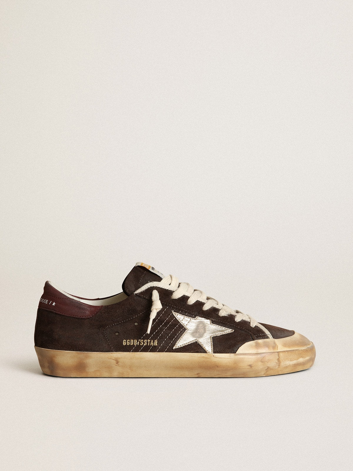 Super-Star Penstar in brown suede with a platinum star| Golden Goose
